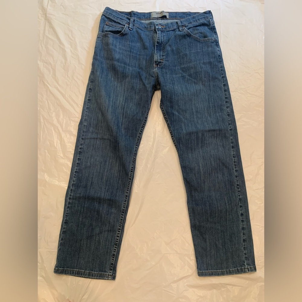 Wrangler Medium Wash Men's Denim Jeans 38x30